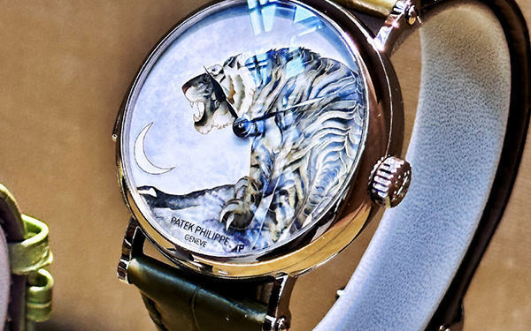 百达翡丽手表表蒙有划痕怎么修复(图) 百达翡丽手表表蒙有划痕怎么修复(图)